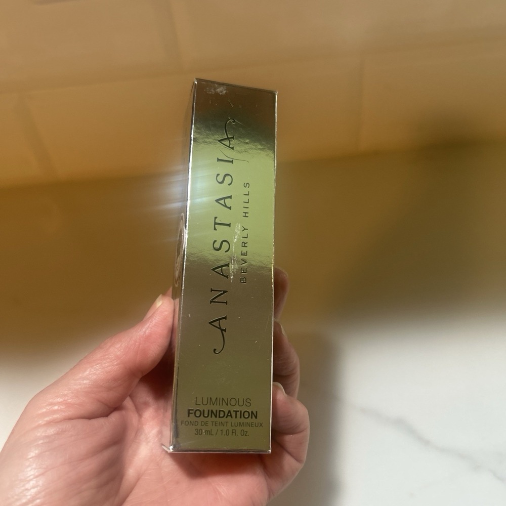 Anastasia Luminous Foundation 470C Full Size 1 fl Oz